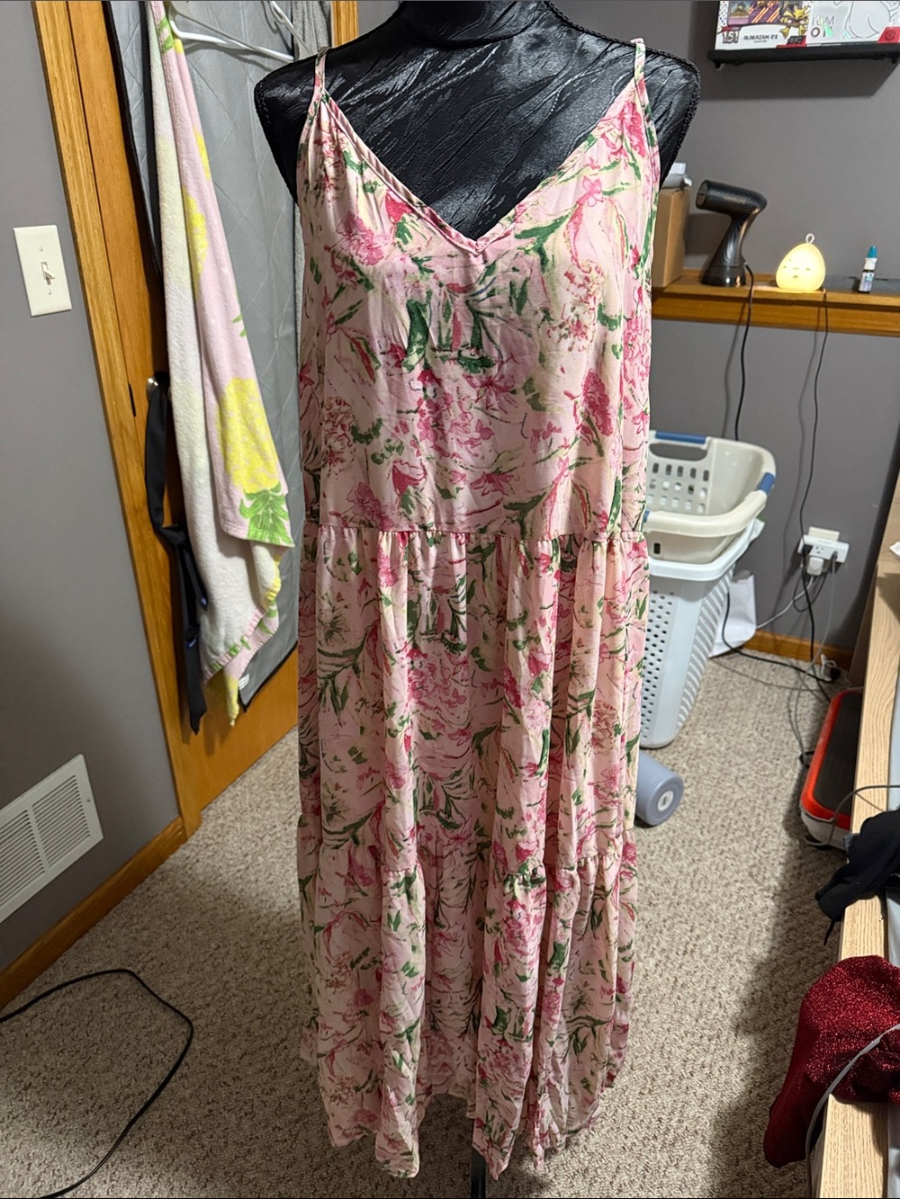Sleeveless Pink Floral Maxi Dress with V-Neck